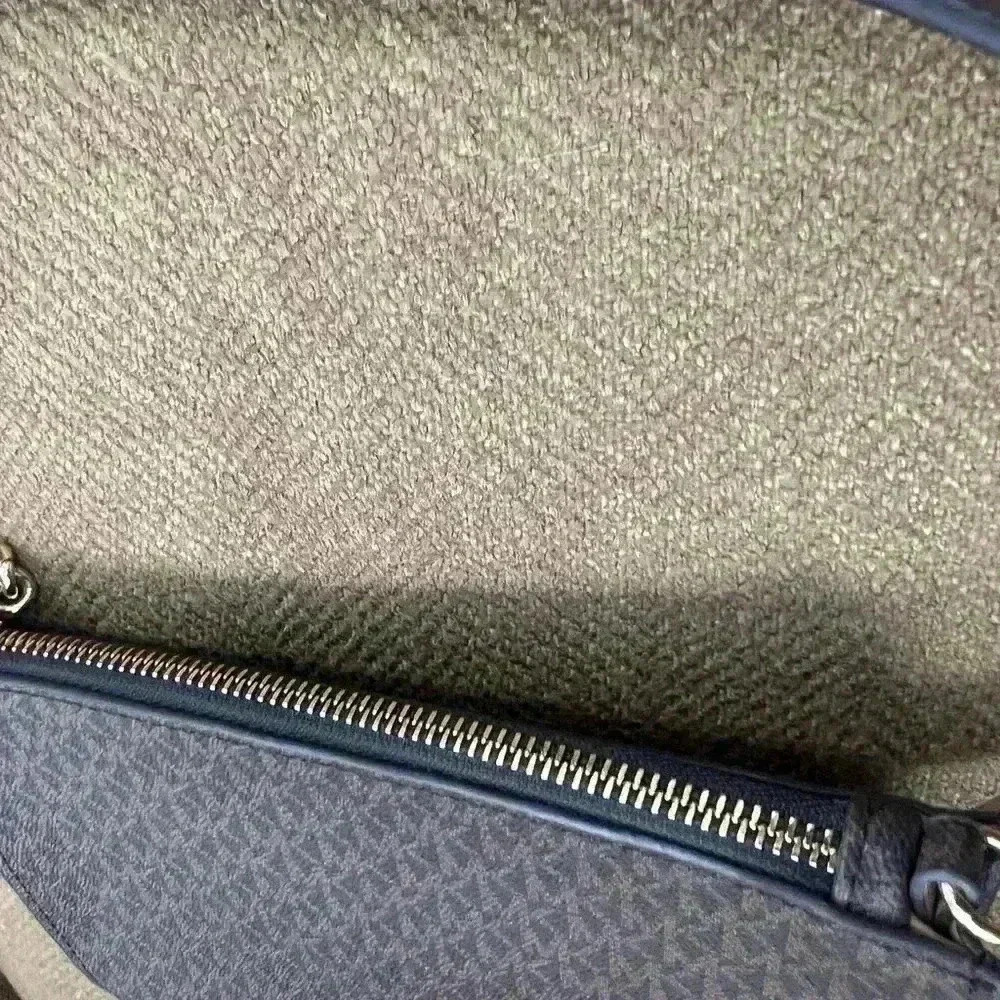 Michael Kors wallet belt - Picture 10 of 16